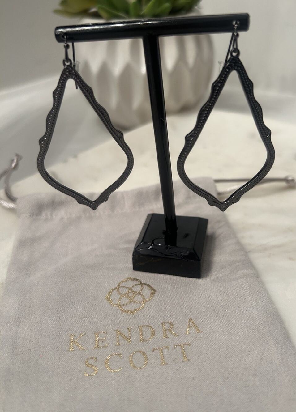 Kendra Scott Sophee Earrings Large Gunmetal Dangle Drop with Pouch Retail $70